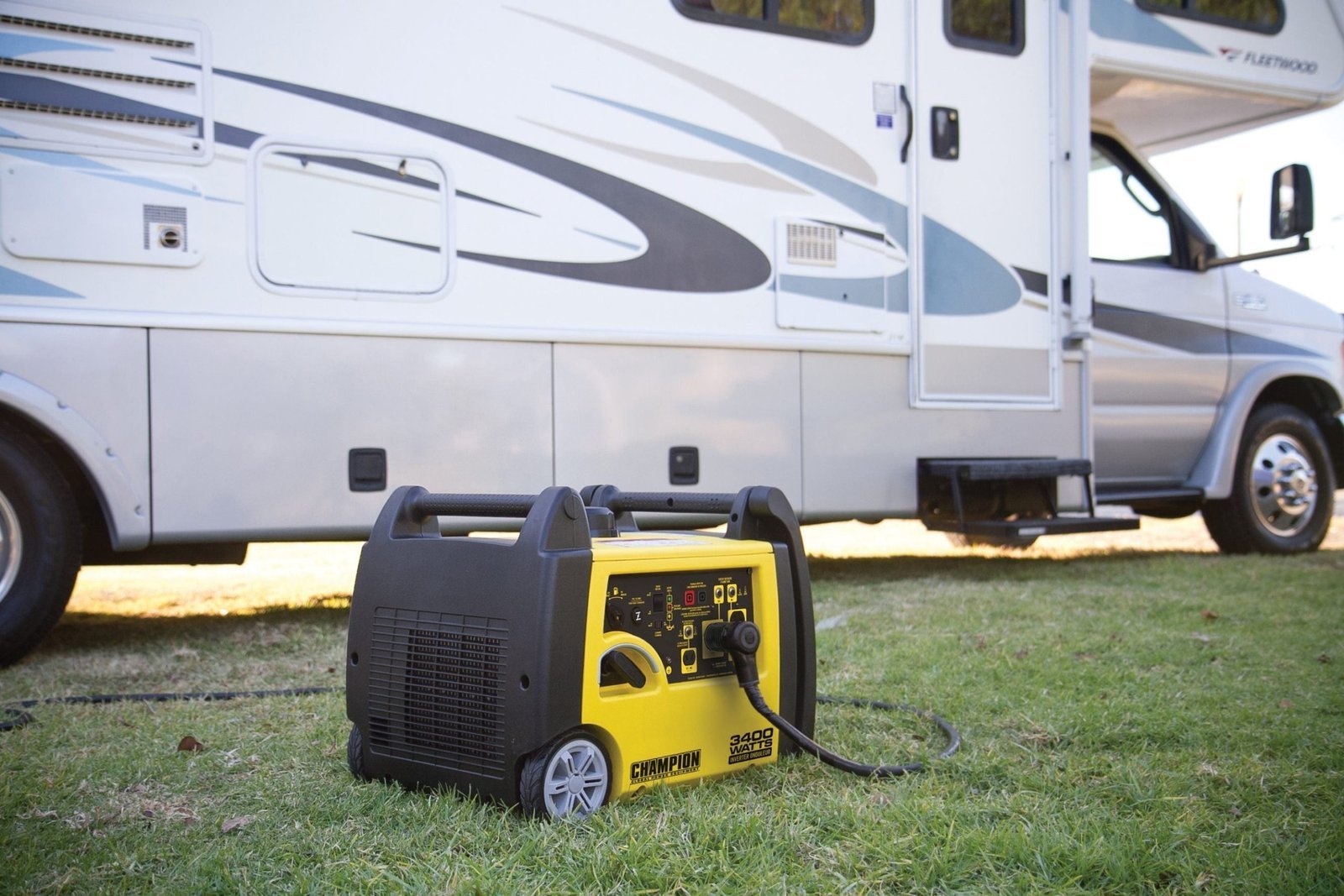 Champion 3400-Watt Portable Inverter (CA)