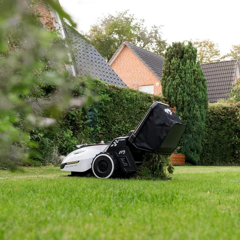 MAMMOTION YUKA Perimeter Wire Free Robot Lawn Mower