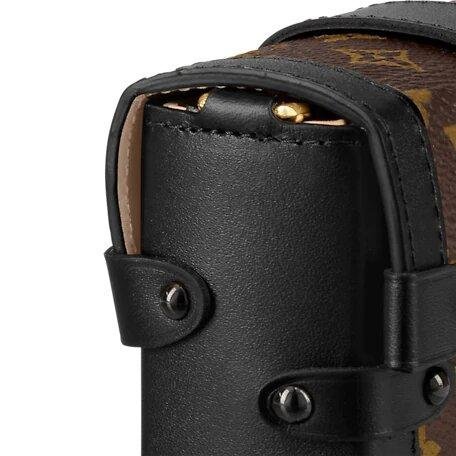 Louis Vuitton ESSENTIAL TRUNK